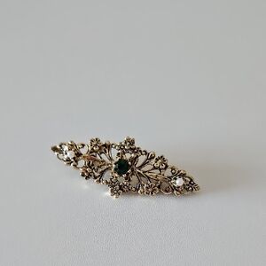 Vintage-Inspired Gold and Green Brooch